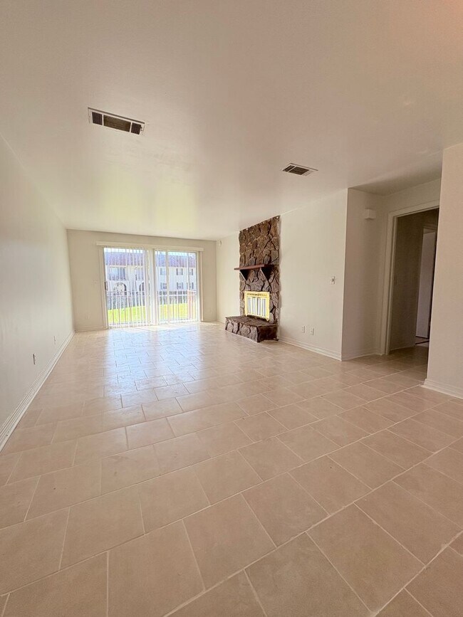 Building Photo - Location, Location, Location!