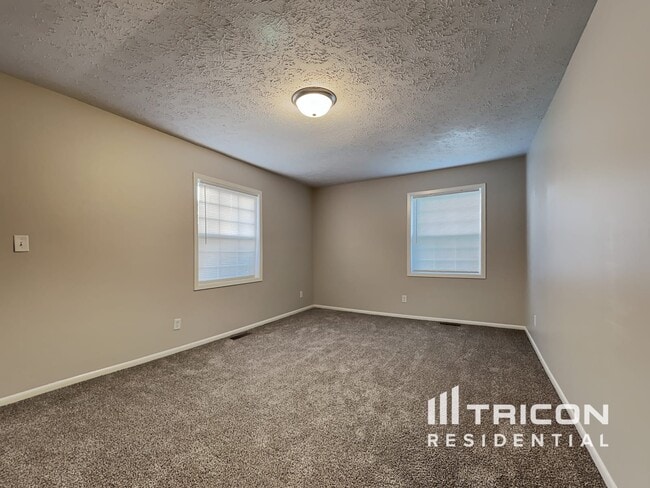 Building Photo - 15 Thornleigh Dr