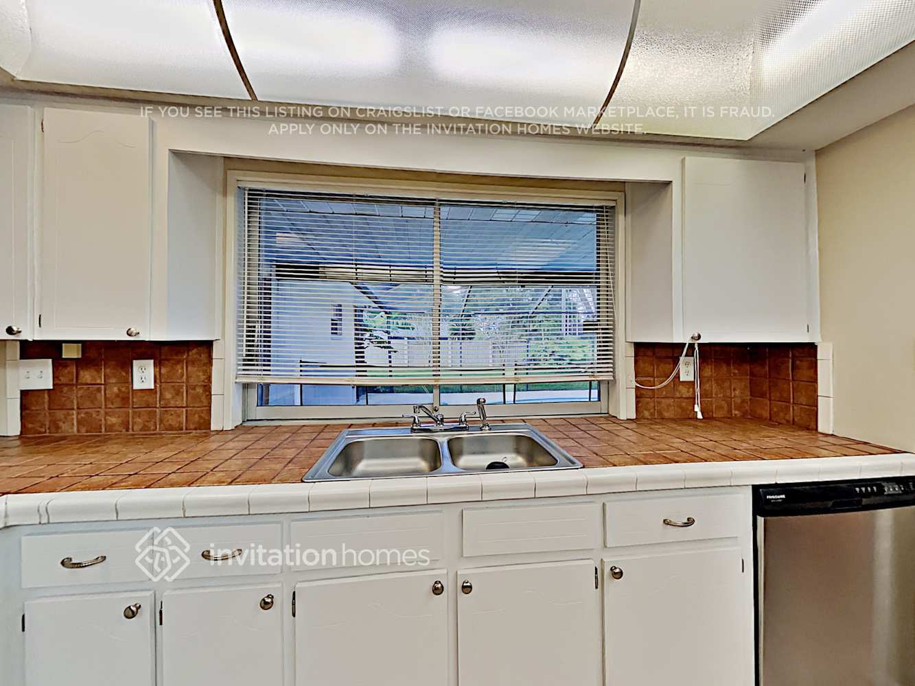 Building Photo - 4407 Orangewood Loop E