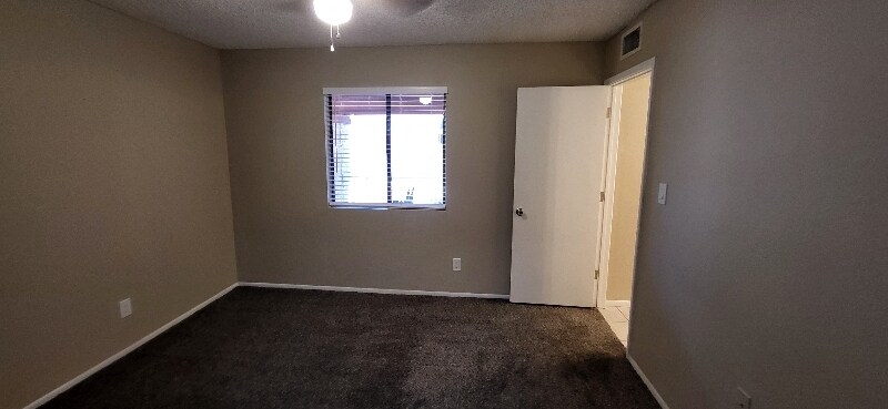 Building Photo - 1567 W Javelina Ave