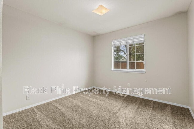 Building Photo - 6003 N Waterside Pl