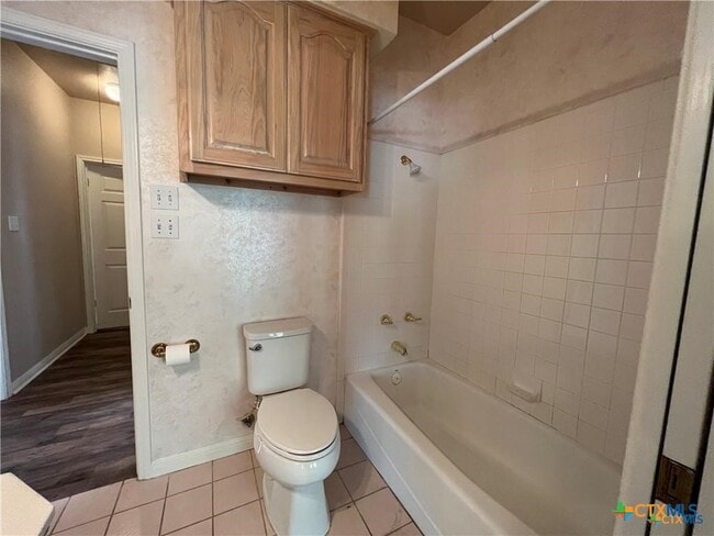 Building Photo - 742 W San Antonio St