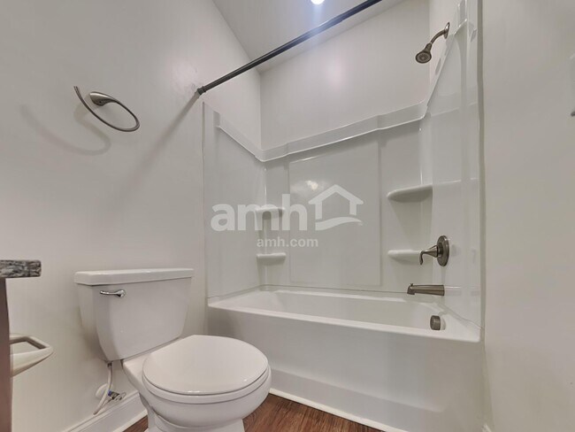 Building Photo - 320 Azore Way