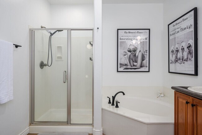 Building Photo - 5450 E Deer Valley Dr