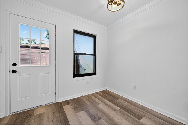 Building Photo - 17418 Largs Cir