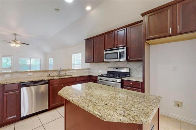 Building Photo - 1720 Bluebird Dr
