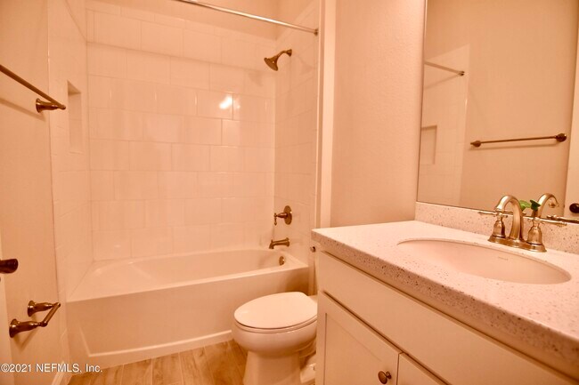 Building Photo - 538 Vista Lake Cir