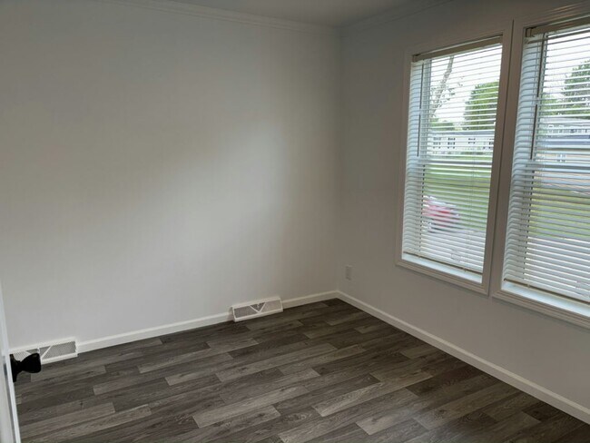 Building Photo - 490 Cimarron
