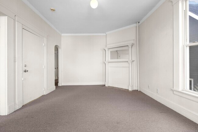 Building Photo - 113 E Main St