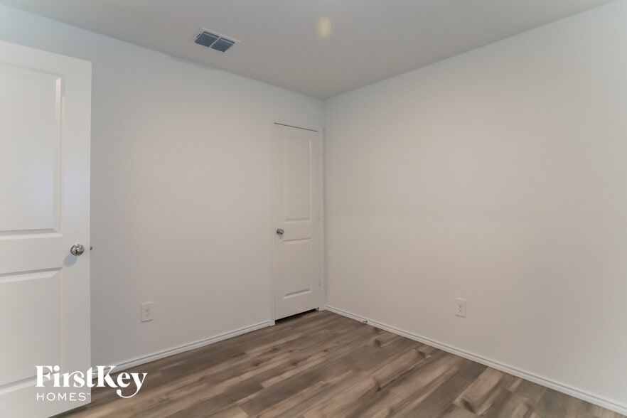 Building Photo - 448 Frio Pass Trl