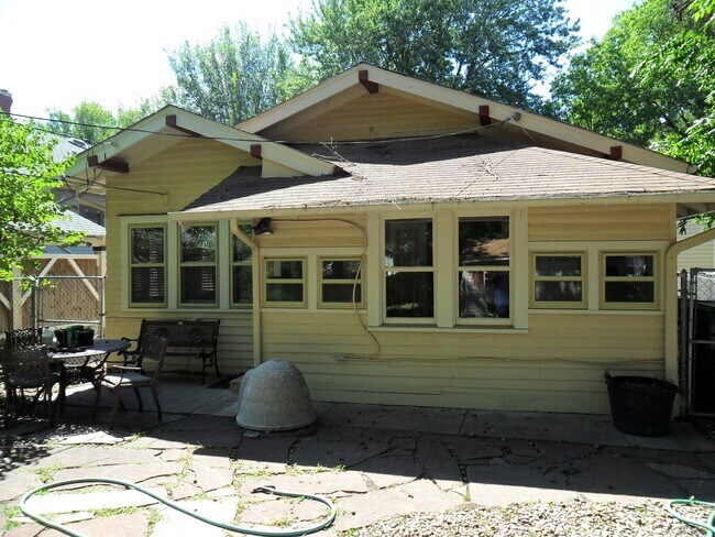 Building Photo - 445 College Ave
