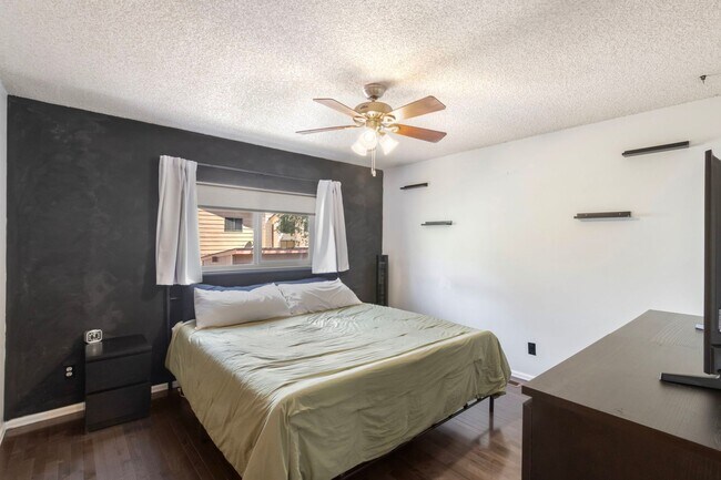 Building Photo - 3117 Moonbeam Cir S