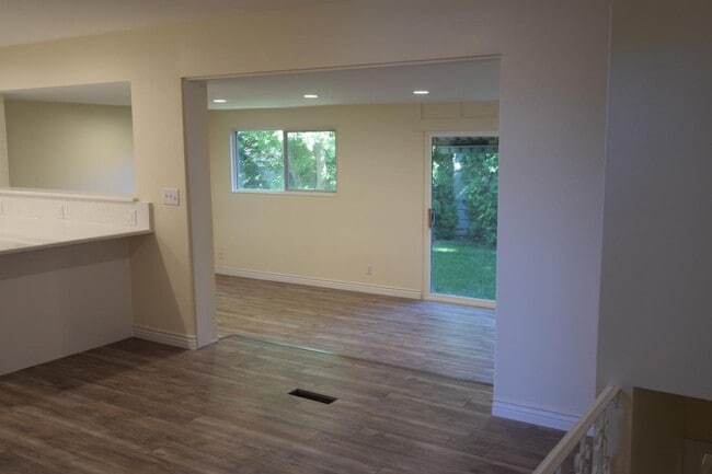 Building Photo - 95 W 600 N