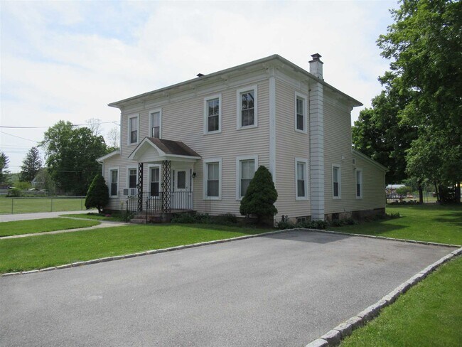Building Photo - 26 Wing Ave