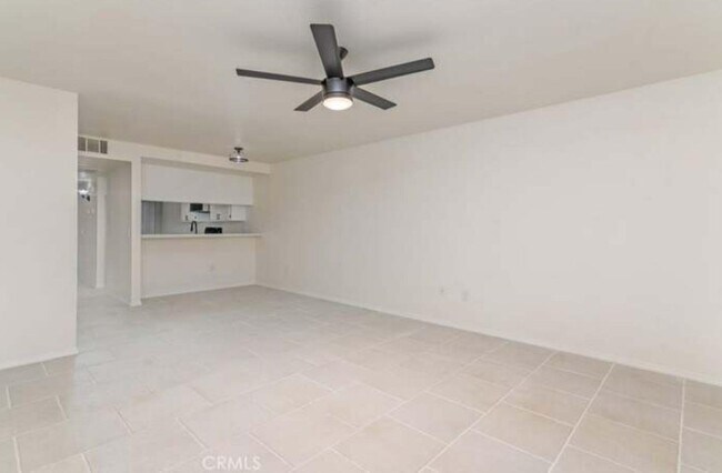 Building Photo - 616 S Santa Fe St