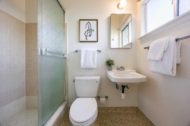 Building Photo - 2516 Dell Ave