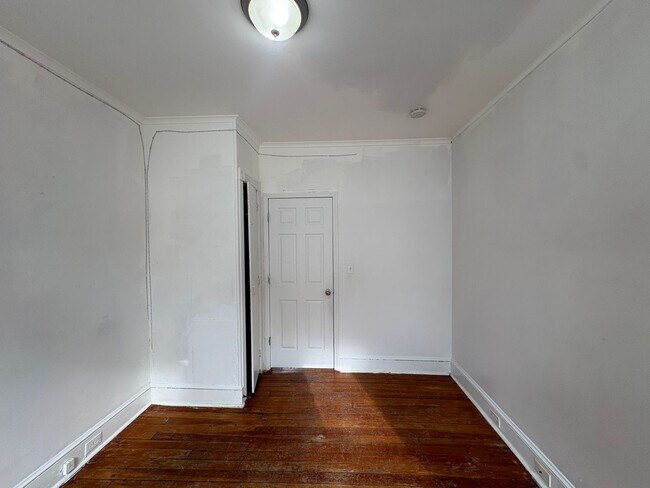 Building Photo - 677 Gerard Ave