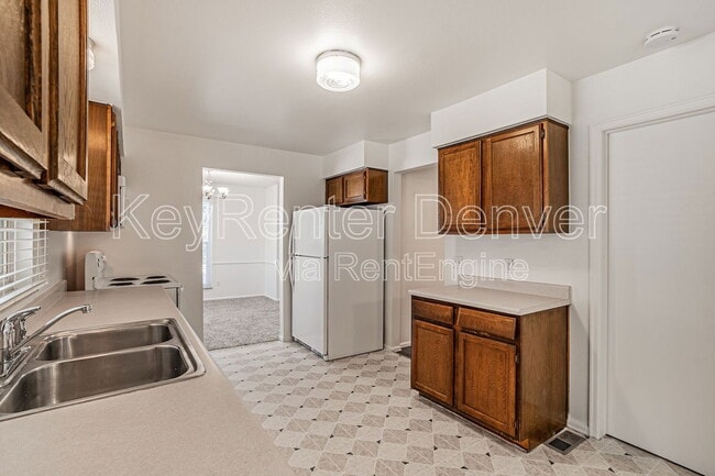 Building Photo - 2407 S Dawson Way