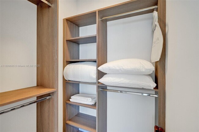 Building Photo - 580 72nd St