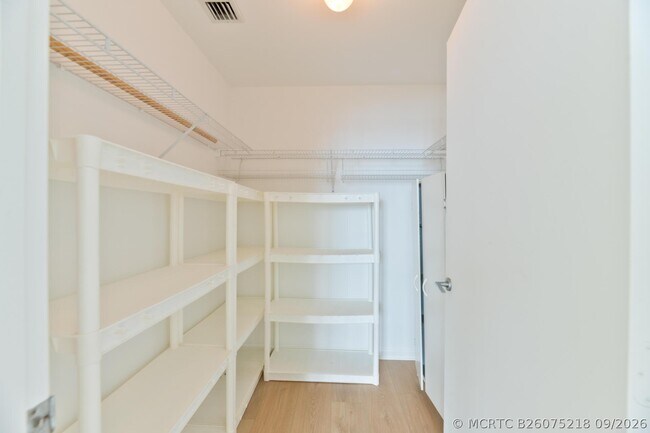 Building Photo - 3340 NE 190th St