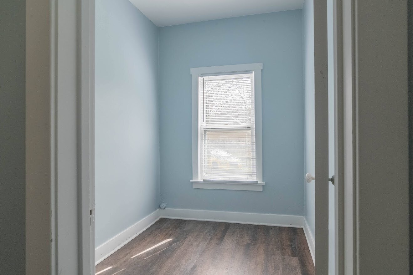 Building Photo - 435 S Westnedge Ct