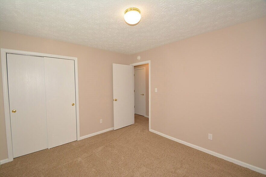 Building Photo - 4036 Magnolia Dr