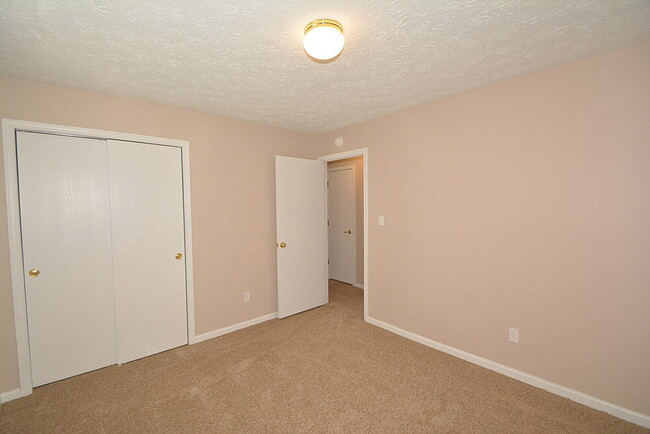 Building Photo - 4036 Magnolia Dr