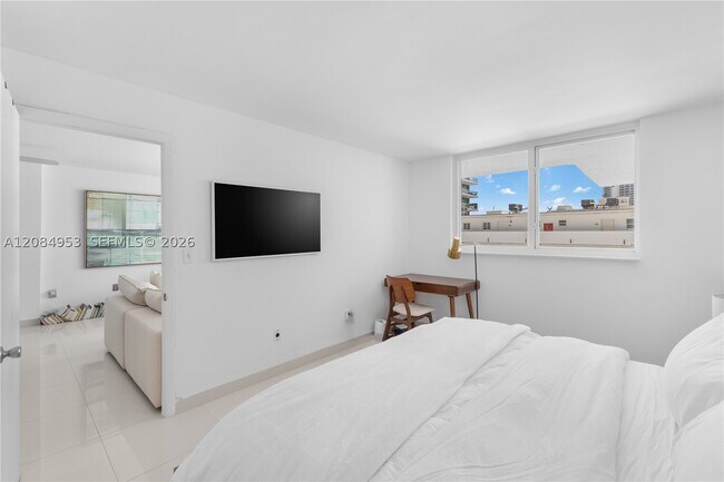 Building Photo - 345 Ocean 607