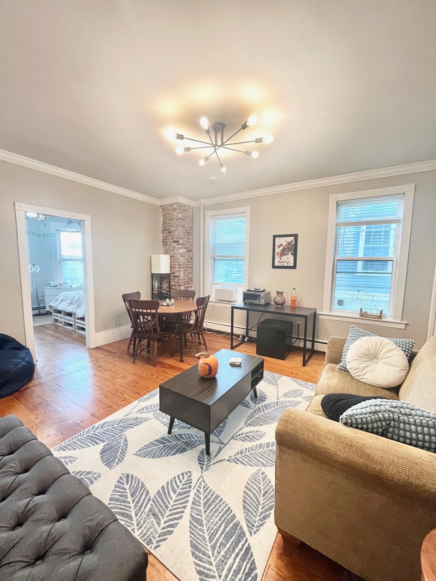 Building Photo - 180 Hillside St