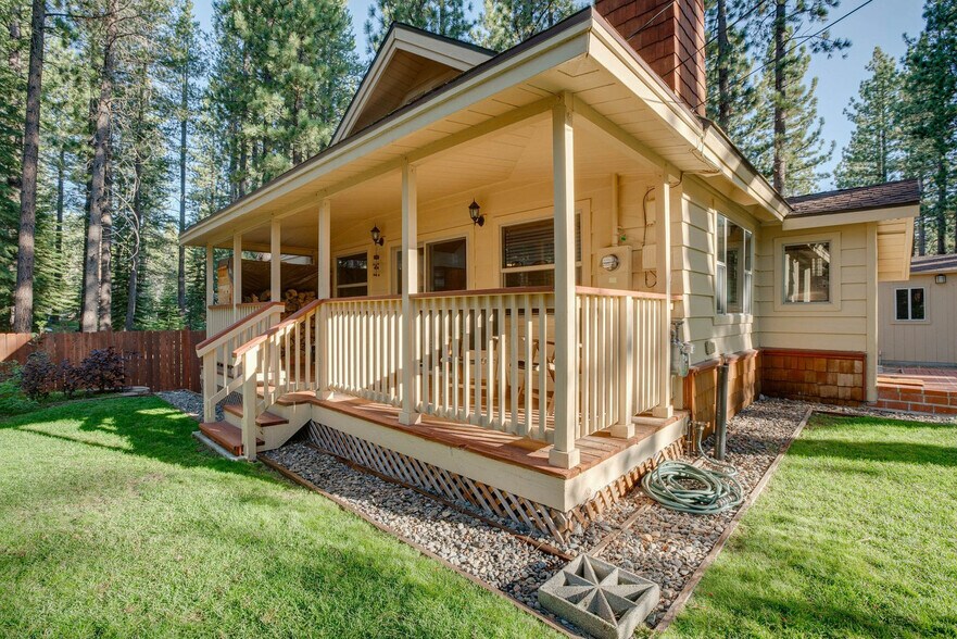 Building Photo - 932 Kiowa Dr