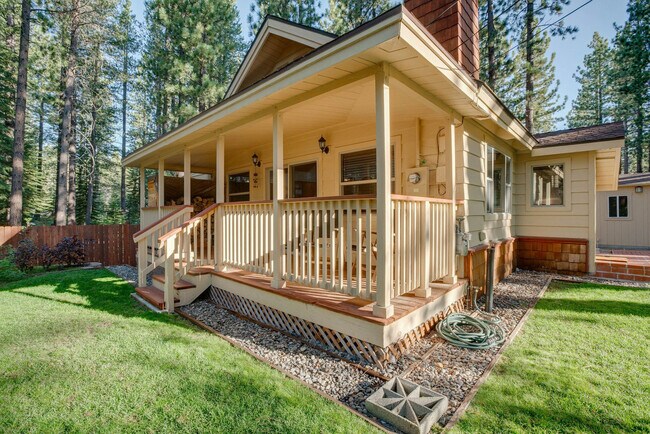 Building Photo - 932 Kiowa Dr
