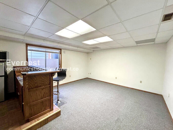 Building Photo - 6655 Lonsdale Dr