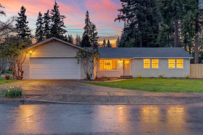 Building Photo - $1000 off 1st Month's Rent!!!  Gorgeous Ranch Style Home in the Heart of Vancouver Near Royal Oak...