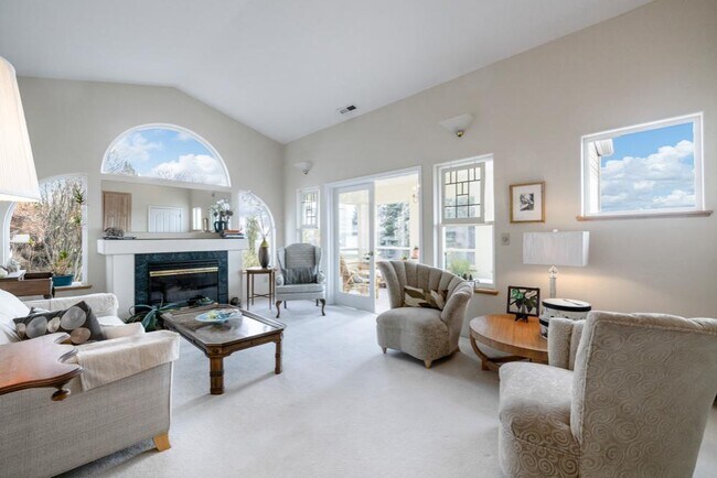 Building Photo - 5663 Basin View Dr