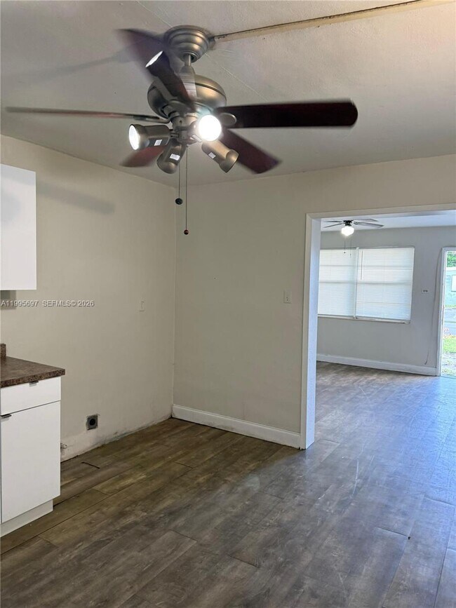 Building Photo - 1413 NW 3rd St