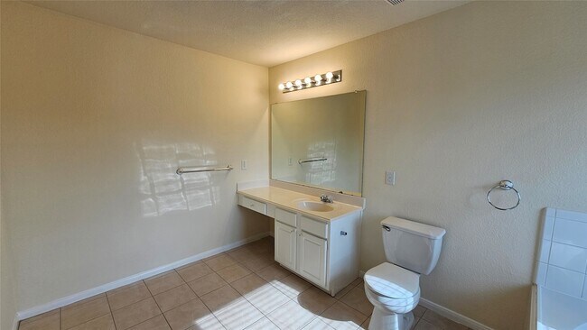 Building Photo - 7918 Barnes Ridge Ln