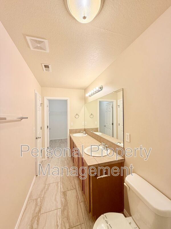 Building Photo - 13024 NE 26th St