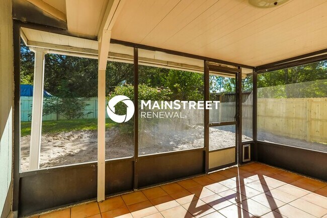 Building Photo - 3 Bedroom Pet-Friendly Home in JACKSONVILLE, FL with Main Street Renewal