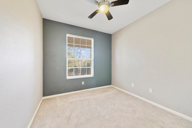 Building Photo - 6214 Stevenson Dr