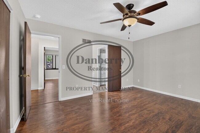 Building Photo - 5409 Westcastle Dr
