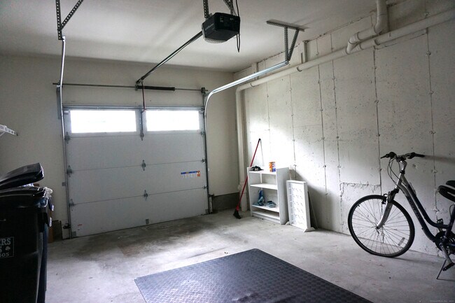 Building Photo - 56 Moorland Dr