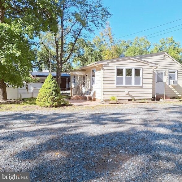 Building Photo - 226 Appleby Rd