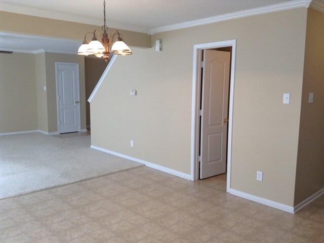 Building Photo - 9217 Middlebury Way