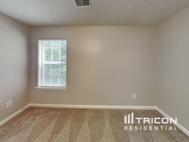Building Photo - 333 Glen Eagle Cir