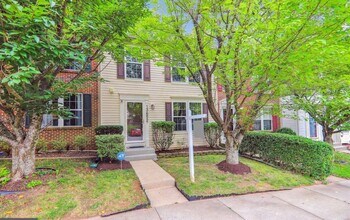 Building Photo - 13652 Palmetto Cir