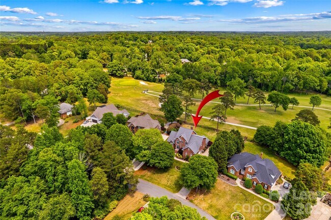 Building Photo - 806 Pine Forest Rd