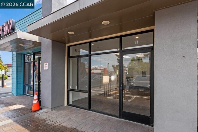 Building Photo - 646 Hegenberger Rd