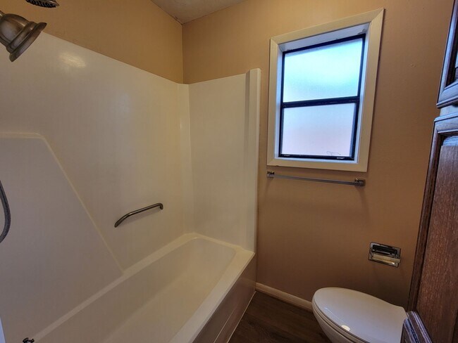 Building Photo - College Station - 3 bedroom / 2 bath / 2 car garage house with fenced in back yard.