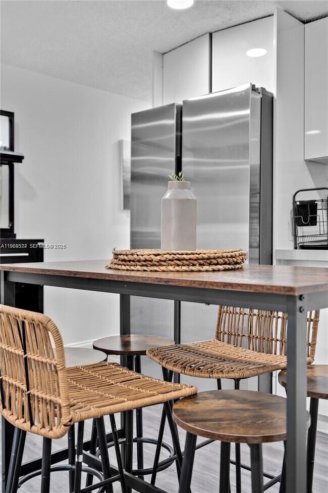 Building Photo - 1841 SW 29th Ave