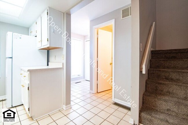 Building Photo - 15012 Tally Ho Dr